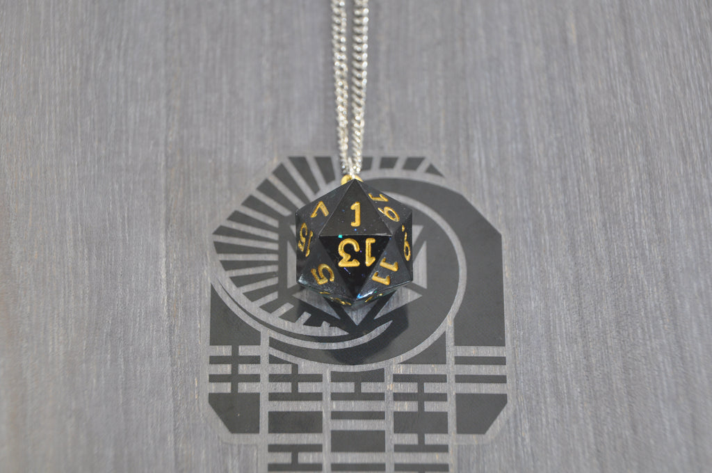Necklace D20 Emerald Standard