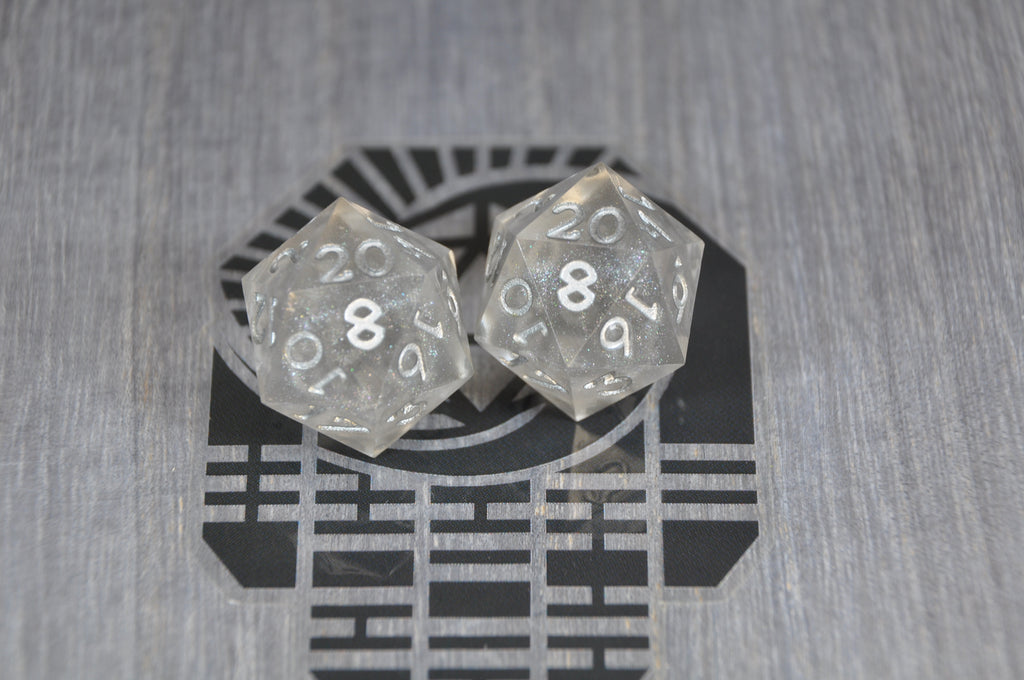 D20 Light Silver Lined Storm